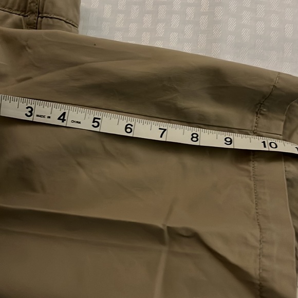 Merona  Khaki color walking shorts. Size 2 - Picture 5 of 9